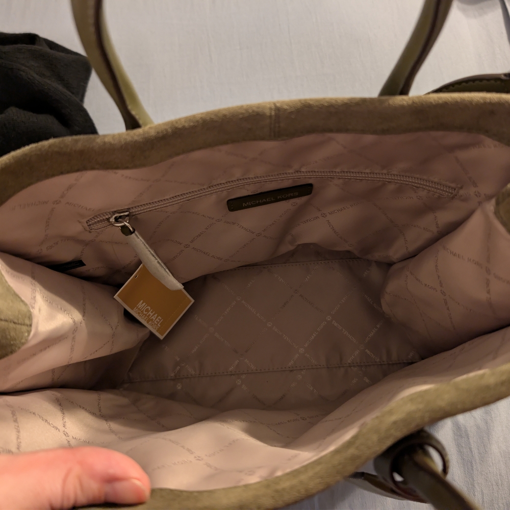 MICHAEL KORS Olive Suede Shearling Trim Large Tote NWT - Picture 4 of 11